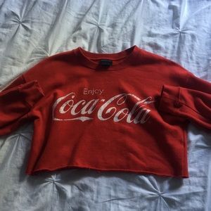 small coca cola cropped tee